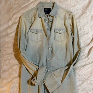 American Eagle Outfitters Light Blue Button Down Shirt